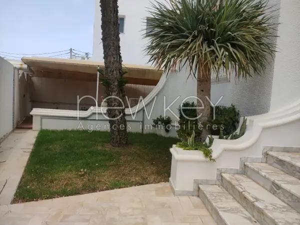 Une belle villa s+4 à la Marsa - 3