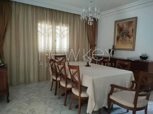 Une belle villa s+4 à la Marsa - 9