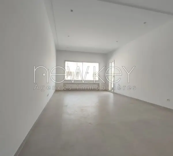 Un Appartement S+3 à louer La Soukra - 1