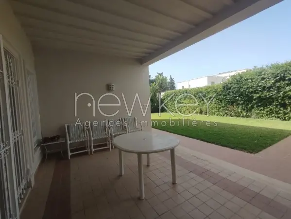 Un Rez-de-chaussée S+5 avec jardin à louer à La Soukra - 7
