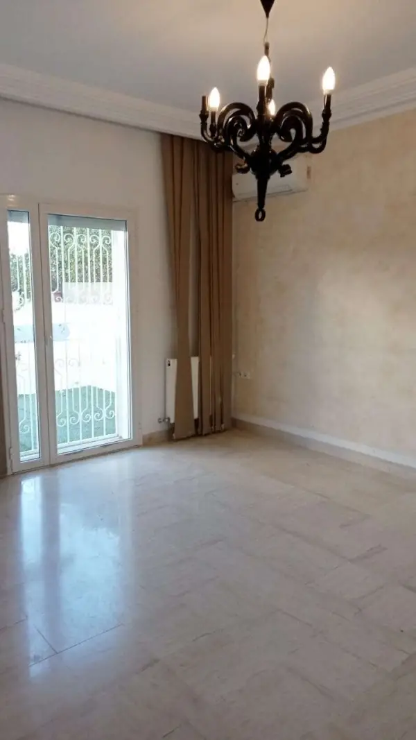 Appartement S 4 avec jardin à la Marsa - 2