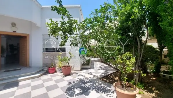 Une magnifique villa plain pied à la Marsa - 1