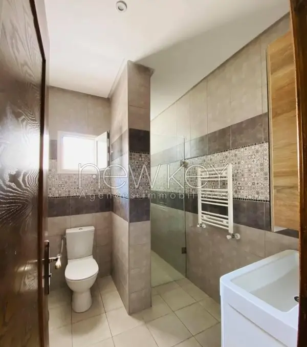 Un Bel Appartement S+2 à louer à Ain Zaghouan Nord - 5
