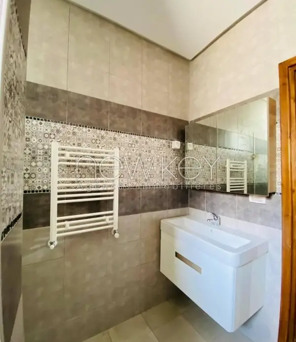 Un Bel Appartement S+2 à louer à Ain Zaghouan Nord - 6