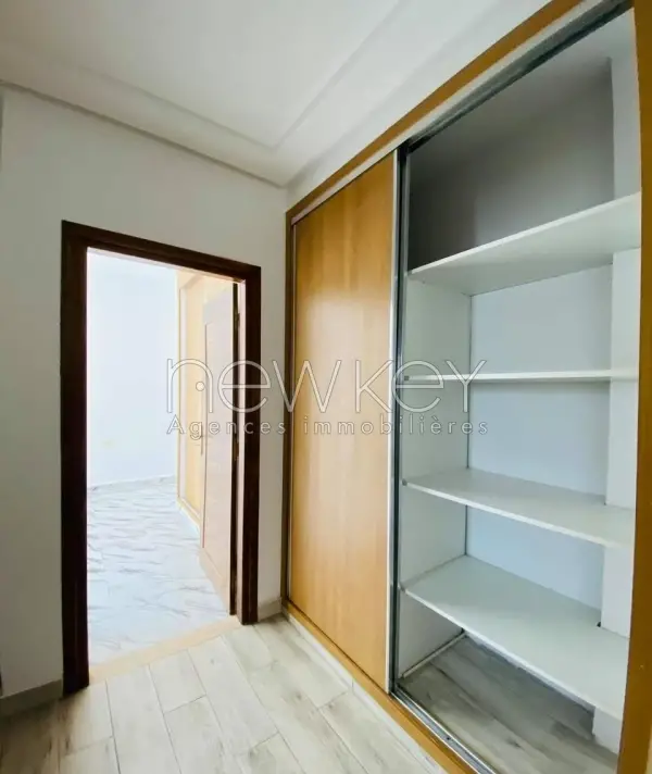 Un Bel Appartement S+2 à louer à Ain Zaghouan Nord - 4