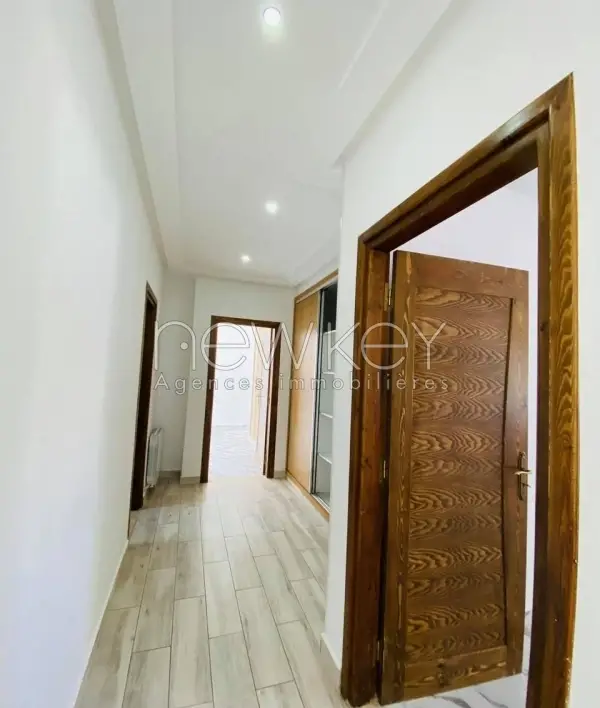 Un Bel Appartement S+2 à louer à Ain Zaghouan Nord - 2