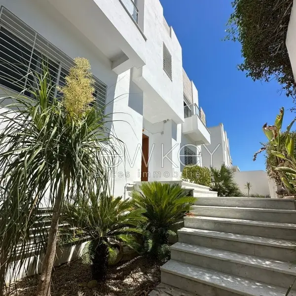 Villa S4 avec piscine et jardin à louer au Lac 2 - 9