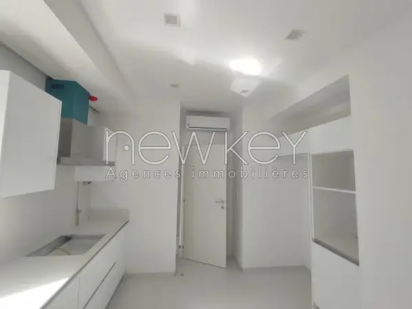 Un Appartement S+3 à louer à La Soukra - 1