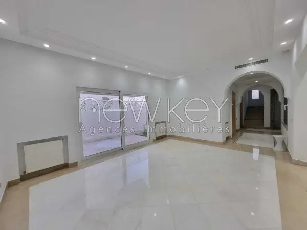 Magnifique villa S+4 à louer à Gammarth - 16