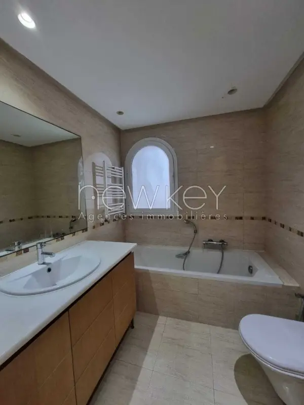 Magnifique villa S+4 à louer à Gammarth - 20