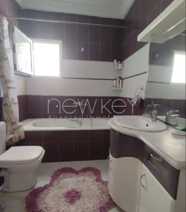 Une Belle villa S+3 à La Soukra - 9
