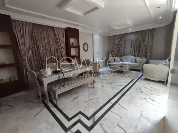 Une Belle villa S+3 à La Soukra - 1