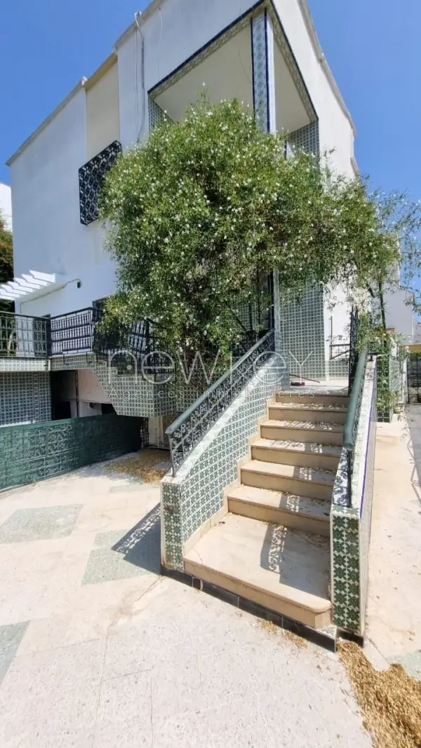 Villa s+5 à la marsa avec piscine - 7