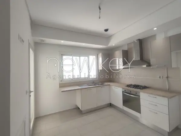 Un Appartement S+2 à louer La Soukra - 1