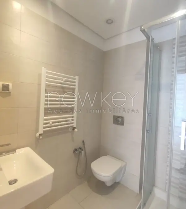 Un Appartement S+2 à louer La Soukra - 6