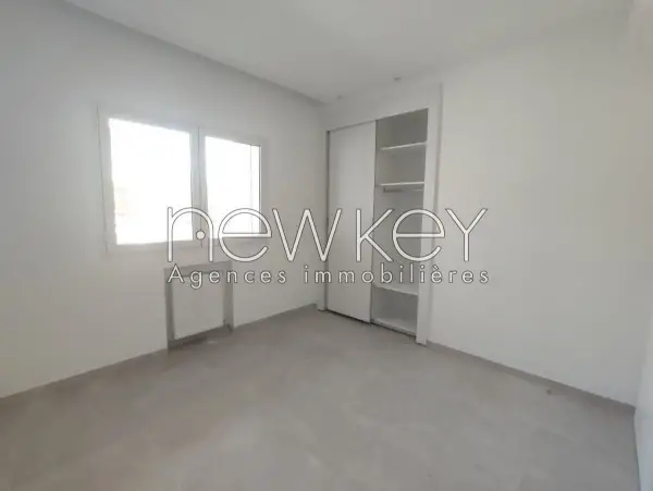 Un Bel Appartement Neuf S+2 à louer à La Soukra - 3