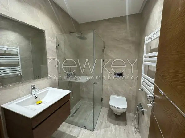 Appartement S3 Spacieux Avec Vue Dégagée À Vendre Aux Jardins De Carthage - 9