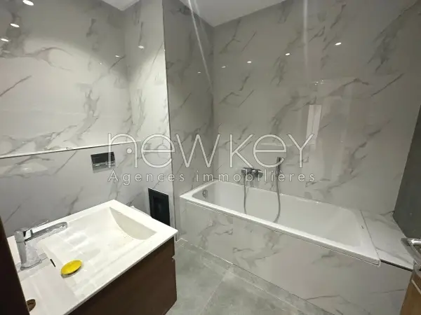 Appartement S3 Spacieux Avec Vue Dégagée À Vendre Aux Jardins De Carthage - 8