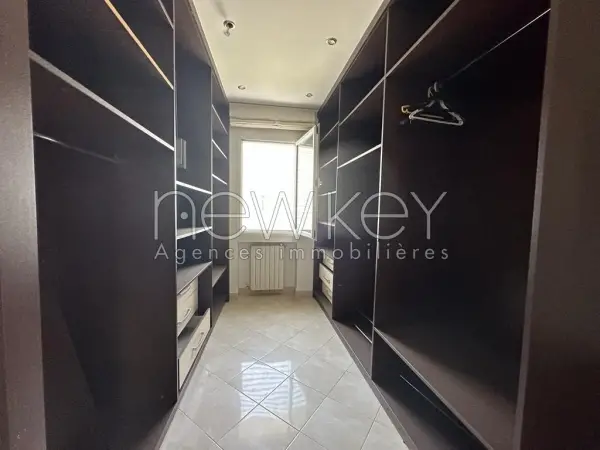Villa S4 avec piscine et jardin à louer au Lac 2 - 7