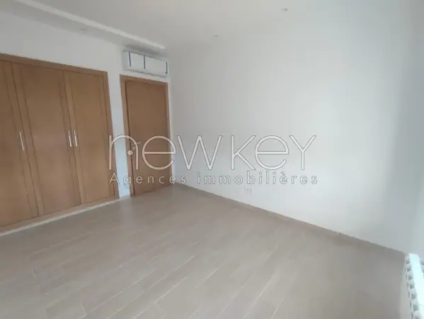 Un Appartement S+2 à louer à La Soukra Près du Parc - 3