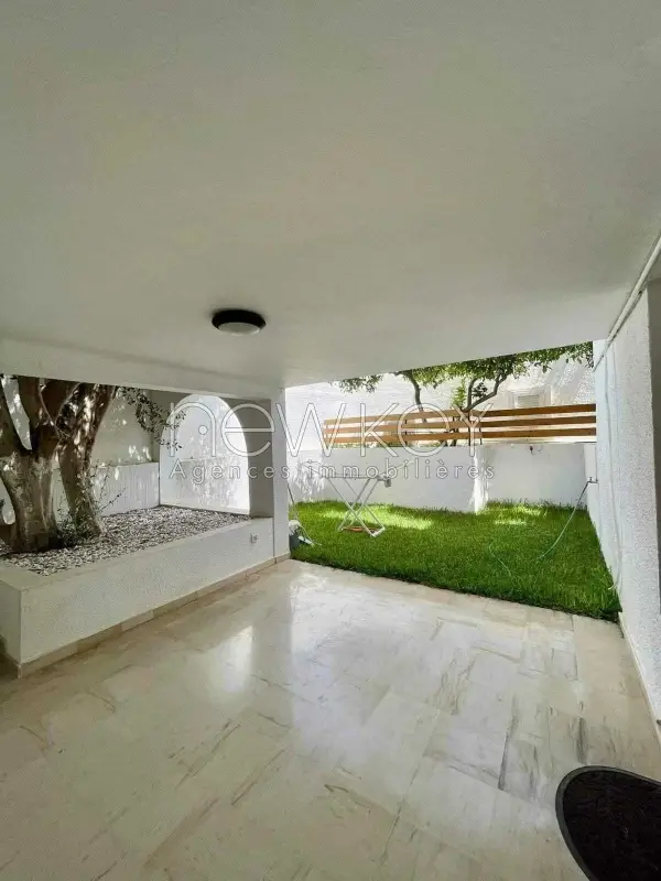 Magnifique rez de jardin S+2 à louer - 2