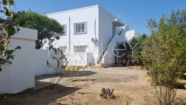 Etage de villa s+5 a la Marsa - 13