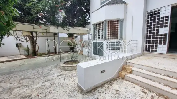 Villa s+5 au cœur de la Marsa - 10