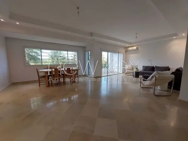 Un joli triplex S+5 à louer à Gammarth - 2