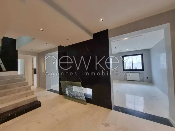 Magnifique duplex S+3 à vendre à la Marsa - 17