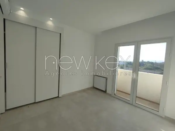 Un Bel Appartement S+3 Neuf à louer à La Soukra - 4