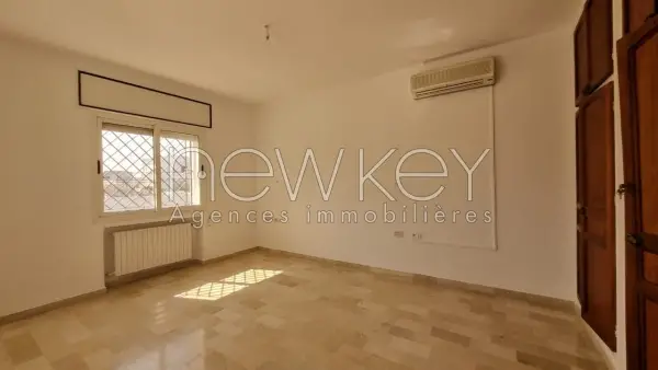 Villa s+5 avec piscine à la Marsa - 5