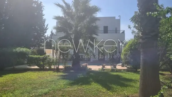 Villa s+5 avec piscine à la Marsa - 21