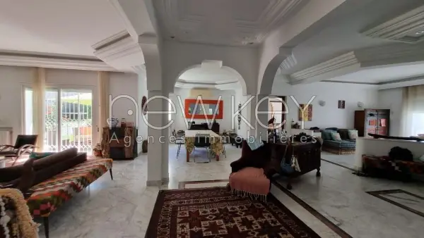 Villa s+5 avec piscine à Gammarth - 11