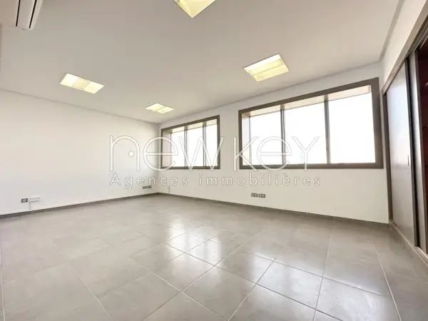 Etage de bureaux à louer aux Berges du lac 2 - 9