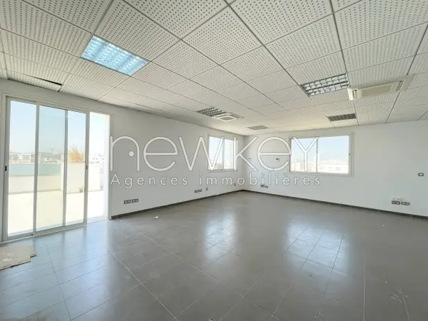 Etage de bureaux à louer aux Berges du lac 2 - 7
