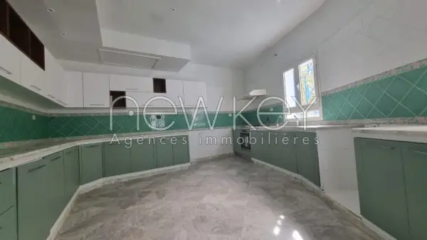 Magnifique villa s+4 à Gammarth - 13