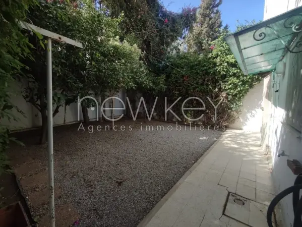 Un Duplex S+4 avec jardin à louer à La Soukra - 2