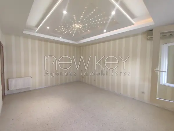 Un Duplex S+4 avec jardin à louer à La Soukra - 9