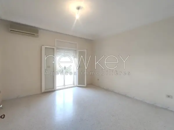 Un Duplex S+4 avec jardin à louer à La Soukra - 4