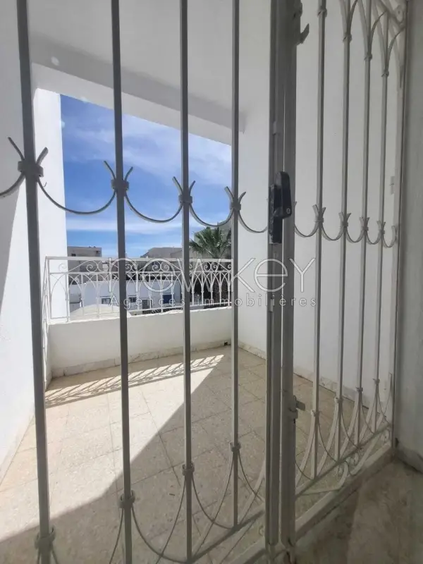 Duplex s+4 meublé à la Marsa - 10