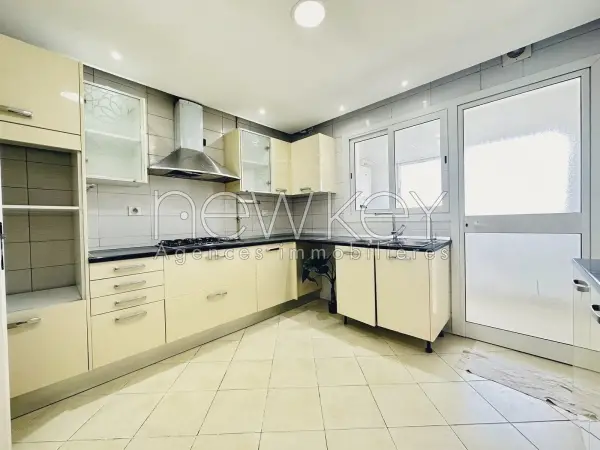 Penthouse vue dégagée à vendre au lac 2 - 3