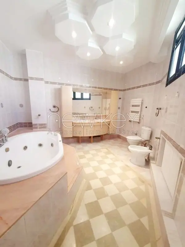 Une magnifique villa S4 à la Marsa - 11