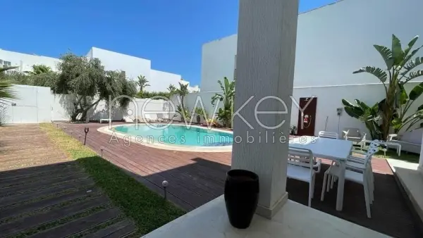 A louer une villa s+5 meublé avec piscine à Gammarth - 11