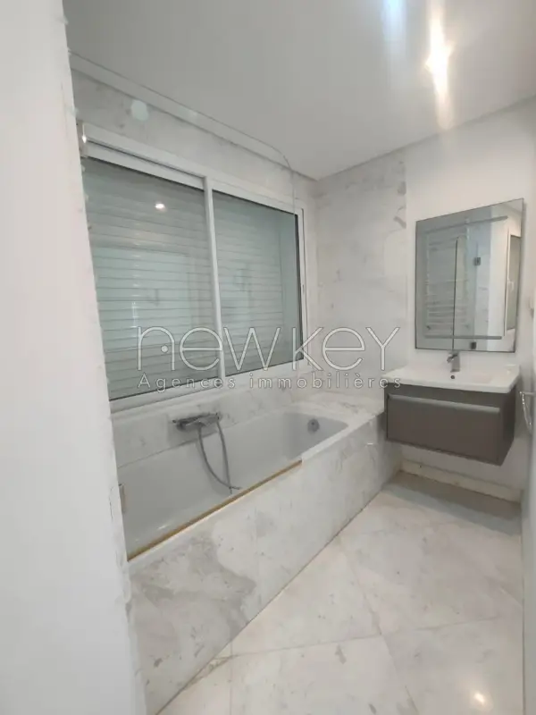 Un magnifique duplex S3 à Gammarth vue mer - 11