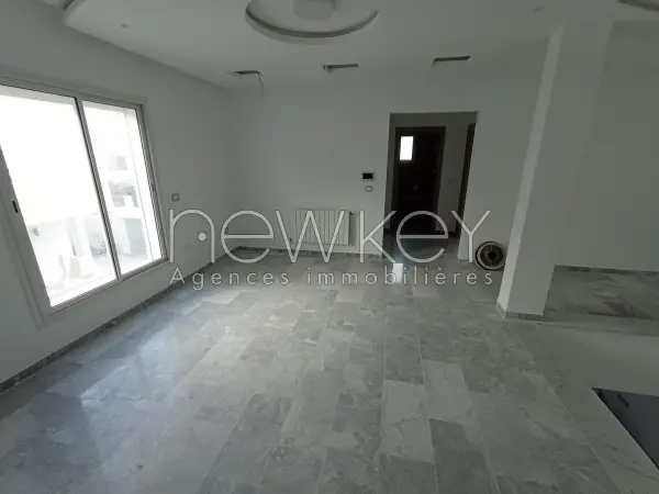 Un Duplex S+3 avec jardin près du parc à La Soukra - 1