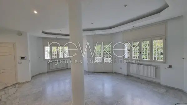 Villa s+5 avec jardin à la Marsa - 2