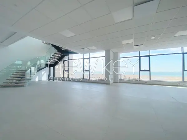 Etage de bureaux vue lac à louer - 1