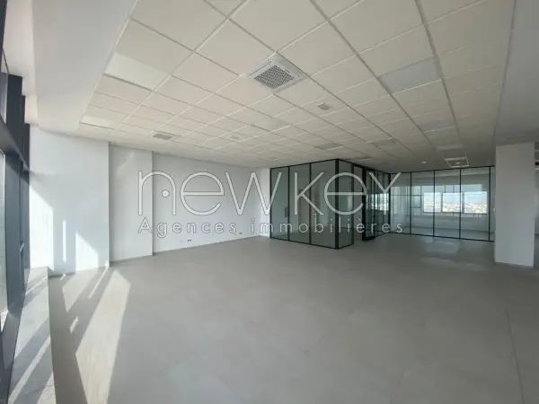 Bureaux à louer à la zone d'activité kheireddine - 3