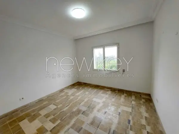 A vendre Triplex S+4 avec jardin - 8