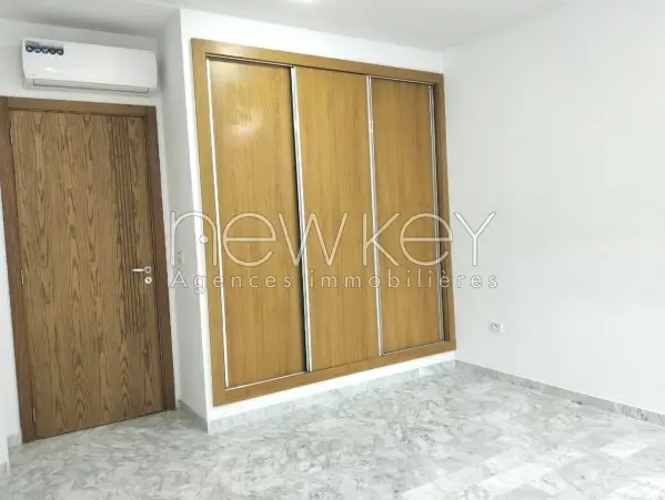 Appartement S2 Avec Grand Jardin À Louer Aux Jardins De Carthage - 5